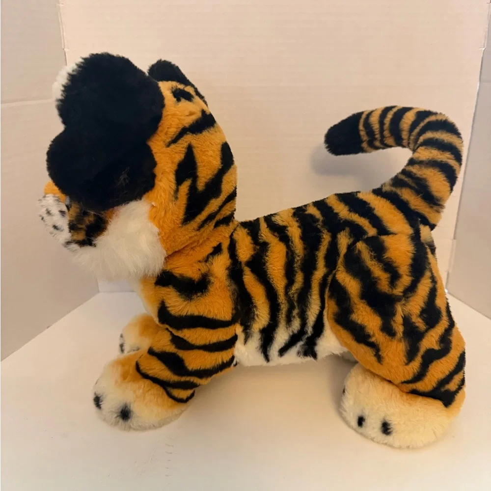 Hasbro Fur Real Roarin Tyler Playful  Tiger with Black and Orange Stripes - Picture 4 of 9